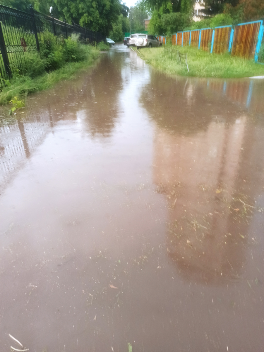 Ай-яй-яй, затопило всё - но по жаре прикольно