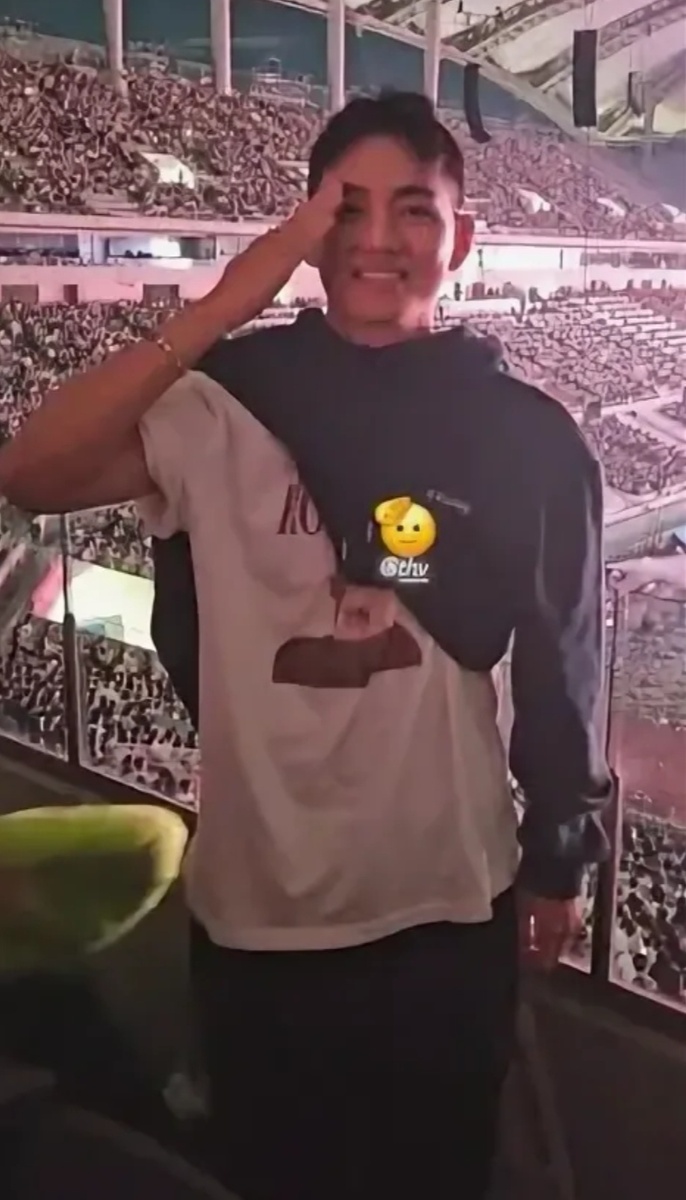 Помним частичную обнаженку на фотографии Ким Тэхёна из BTS?