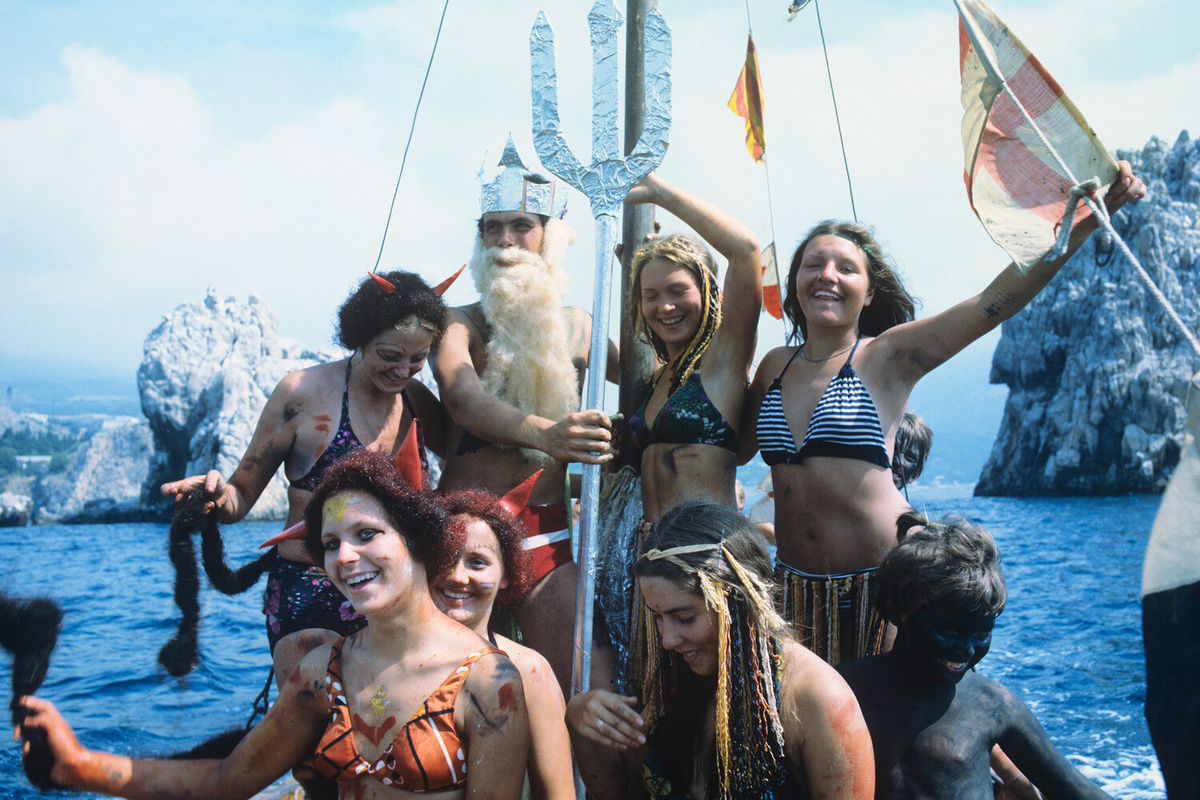 На празднике Нептуна в лагере "Артек", 1979 год ©Юрий Абрамочкин/РИА Новости  📷