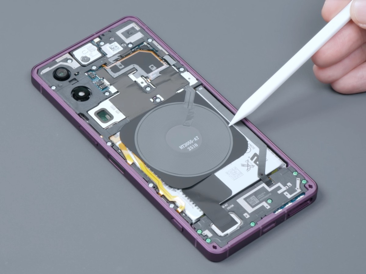    Блогер похвалил Sony за внутреннюю компоновку Xperia 1 VII [ВИДЕО]