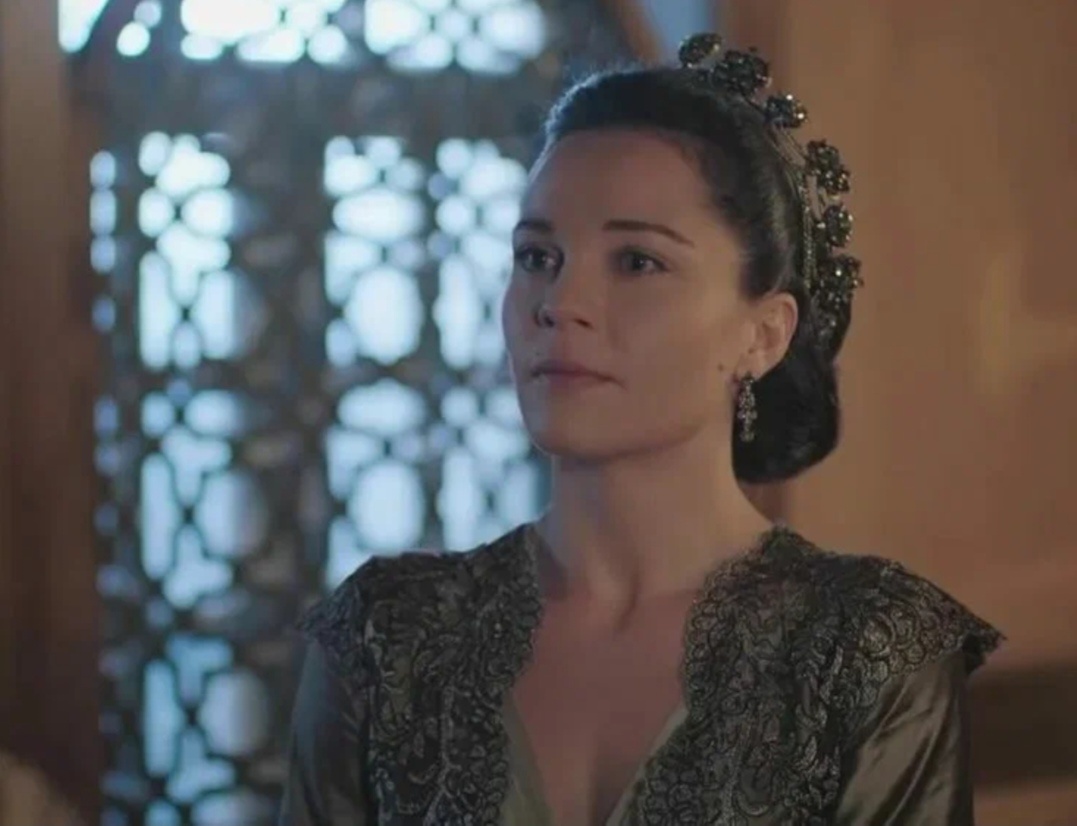 Валиде Хандан.