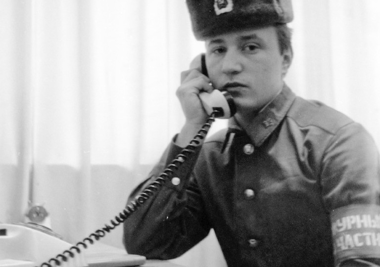 Заступил дежурным по роте...