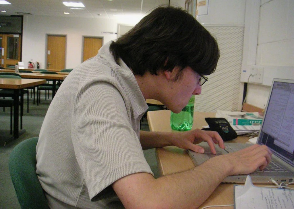 А всё — от того, что не двигаешься.
