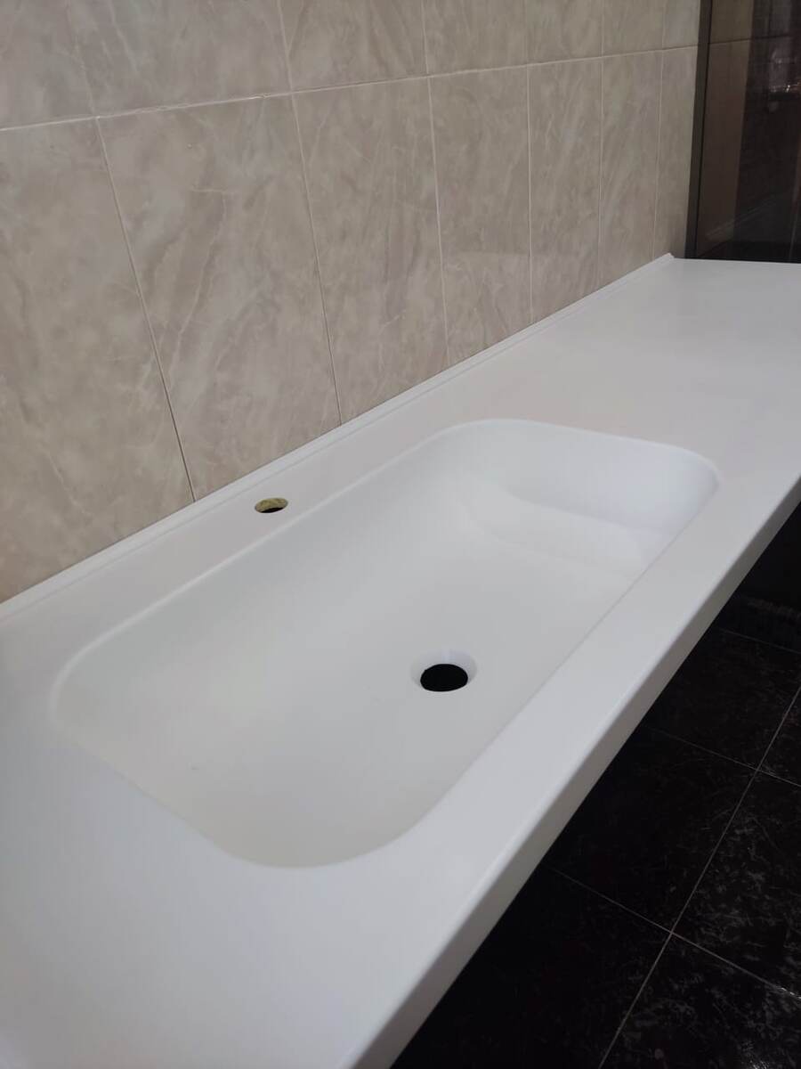 Раковина из акрилового камня