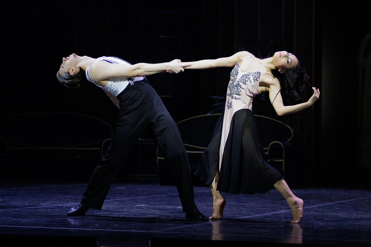    Сцена из балета «Маскарад». Фото: «Республика» / Михаил Никитин