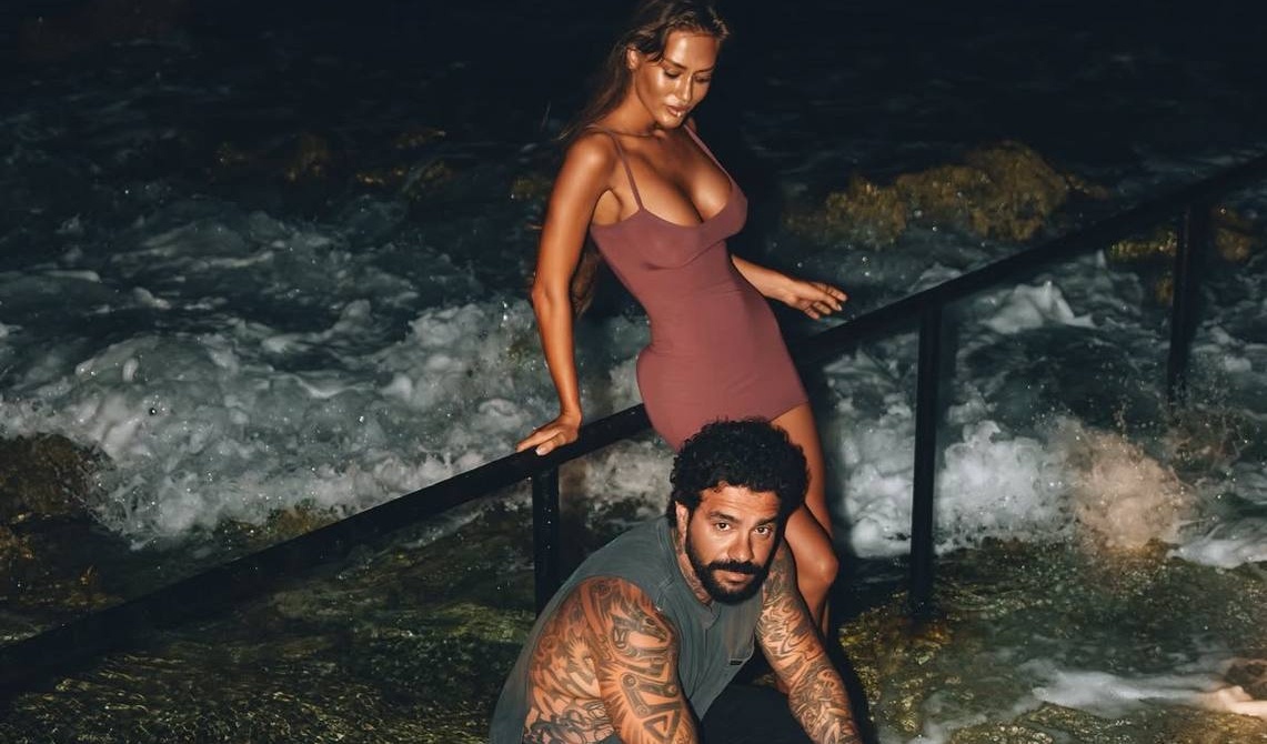 Тимати с незнакомкой