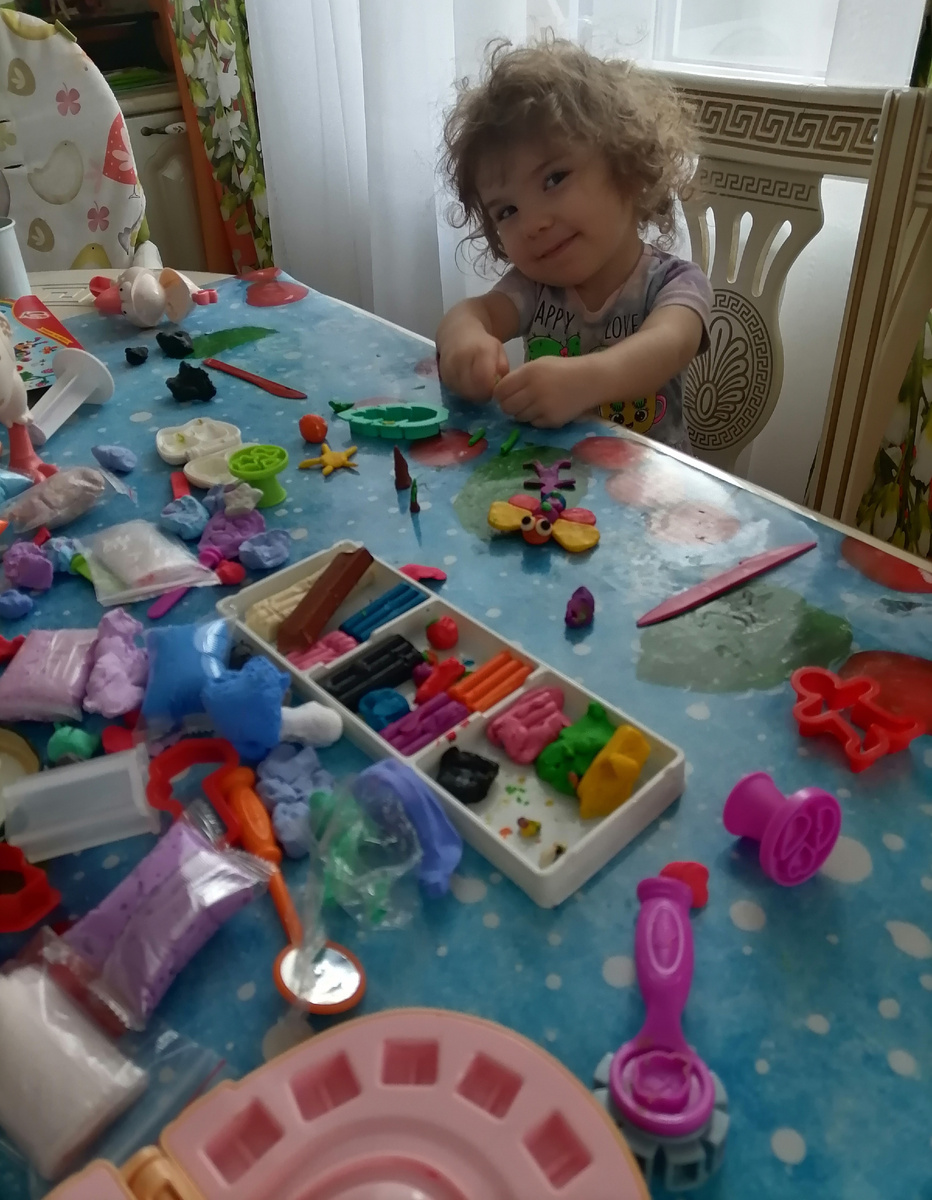 Пластилинчик у нас бывает разный и регулярно 