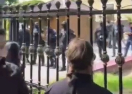    Политическая секта «ПЦУ» продолжает захватывать храмы УПЦ, избивая прихожан и священников