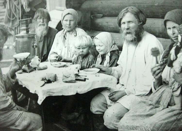 Почему крестьяне не ели подаренный мед и как вычисляли недобрый замысел с помощью тыквы?