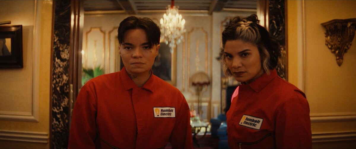 Эти ноунеймы - персонажи из комиксов. Правда там Братья по крови были пришельцами. 