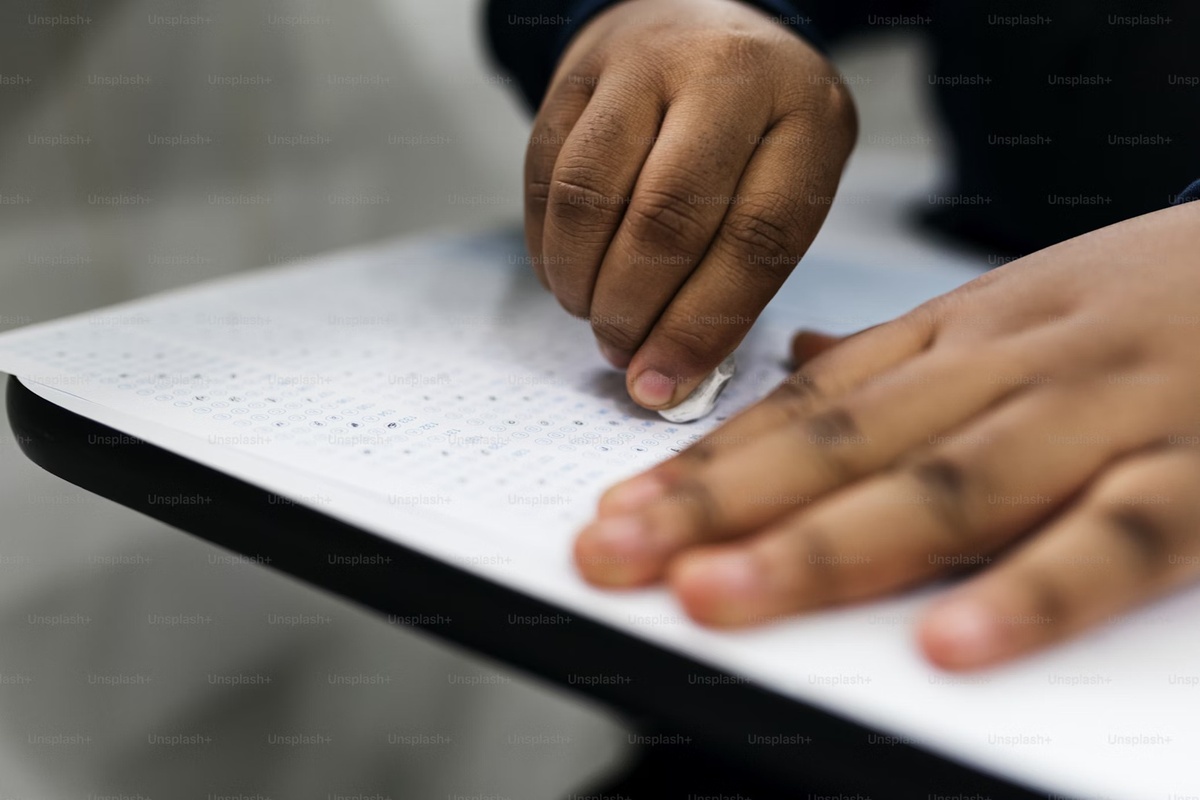    Процесс активного забывания можно реализовать, если представить себе как вы стираете ненужную информацию.Unsplash