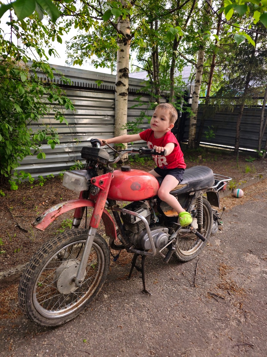 Шикарно смотрится Клим на мотоцикле! 