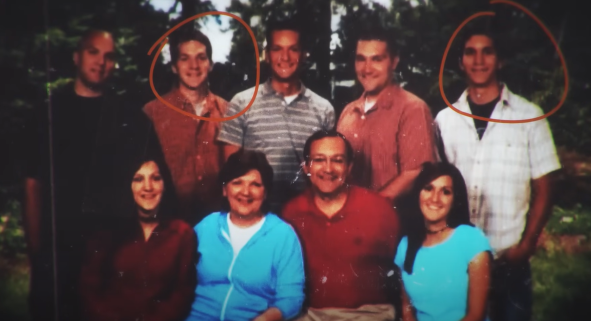 Джон и Джош Джонс с семьей