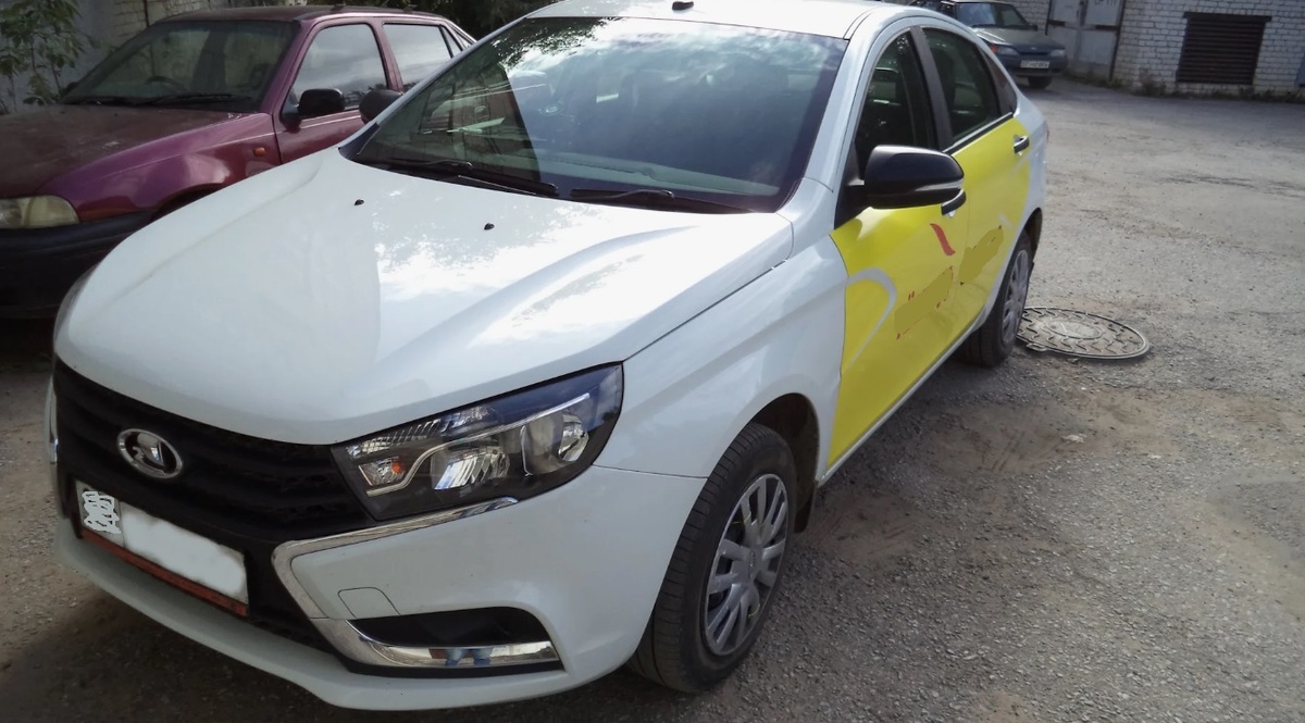 Лада Веста в такси