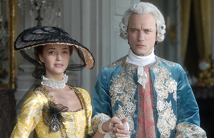 Мода на мужской наряд стала стремительно изменяться во время революции. / Фото: imdb.com