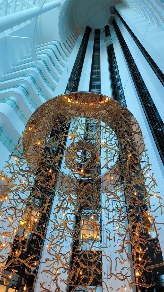 Интерьер отеля Hilton Baku