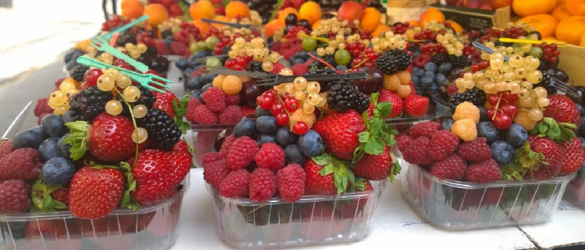 Сезонные фрукты Крыма