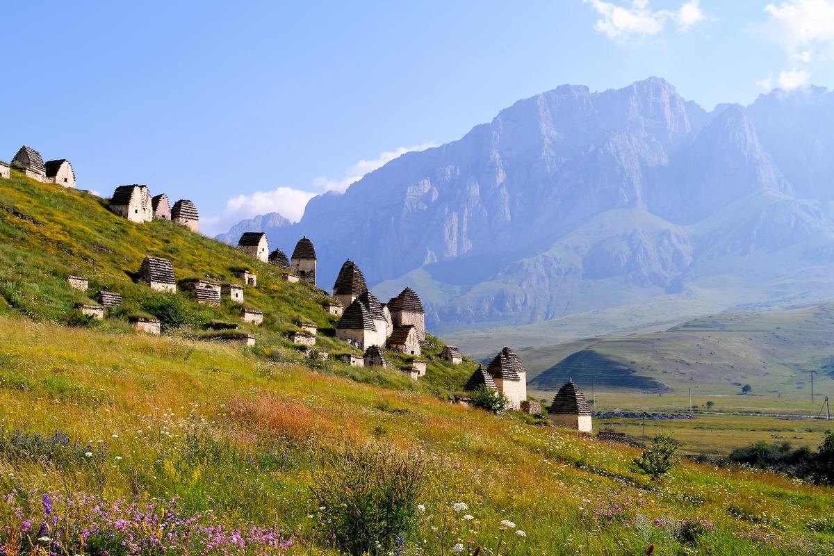 https://bolshayastrana.com/dostoprimechatelnosti/severnaya-osetiya/gorod-mertvyh-dargavs-114