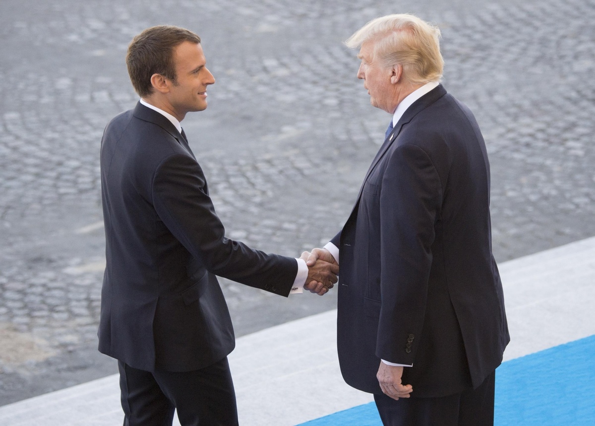    Эммануэль Макрон и Дональд Трамп / Источник: Jcs.mil