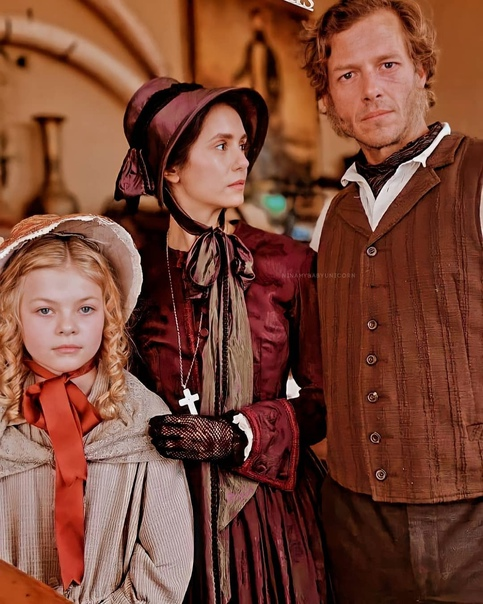 Маленькая Сара и её "мама" кадр со съёмок фильма