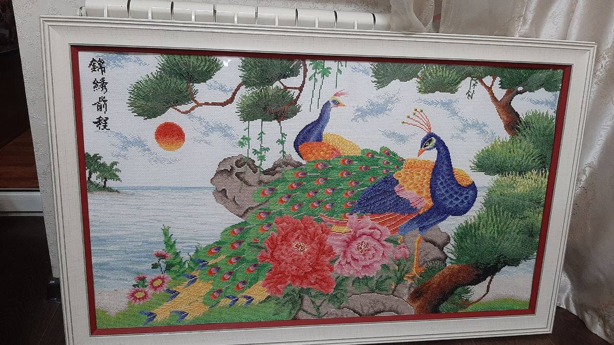 Сама вышивка размер 59см на 102. Без паспарту. Она и так не маленькая. + рама. Готово. Уррра