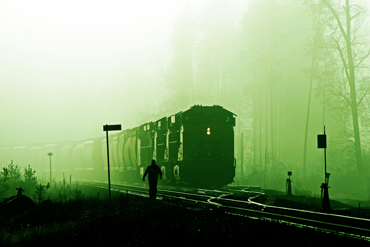 «В лабиринте жизни каждый поворот — это не препятствие, а возможность для роста; каждая проблема — это ключ к новому пониманию себя; а путь к мастерству — это не прямая дорога, а спираль постоянного развития, где каждый виток делает нас мудрее, сильнее и ближе к истинному потенциалу».