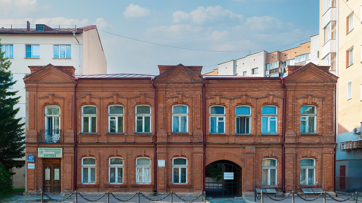 Дом И. Г. Ведерникова по ул. Октябрьская, 47.  Новосибирск. Фотография - www.openmainphoto.ru