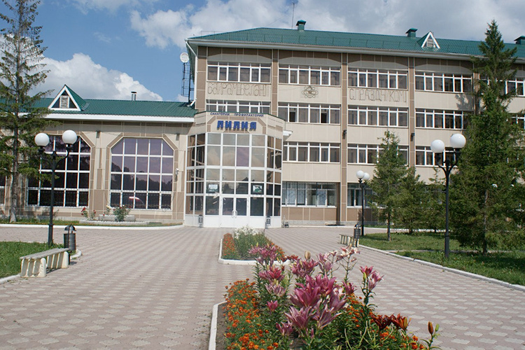    Центр появится на базе санатория-профилактория «Лилия», который входил в структуру нефтяников.   
Фото: ooo-sanatoriy.ru/liliya