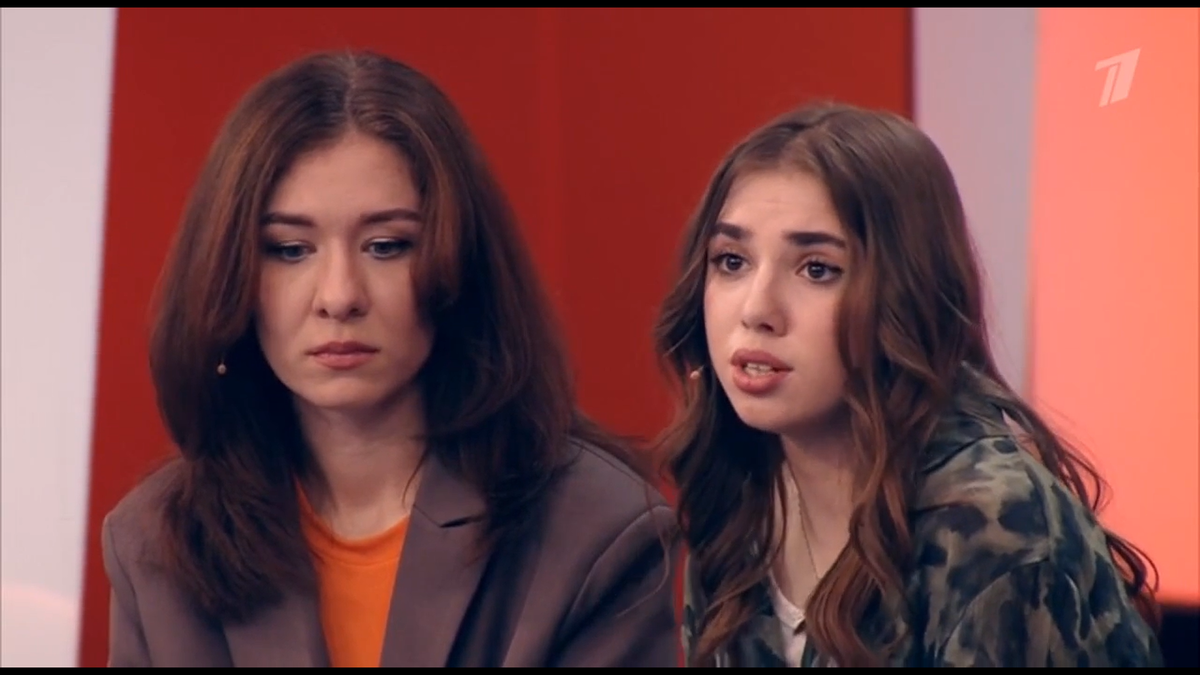 Анастасия Гордеева и Анна Сухова в передаче "Пусть говорят"