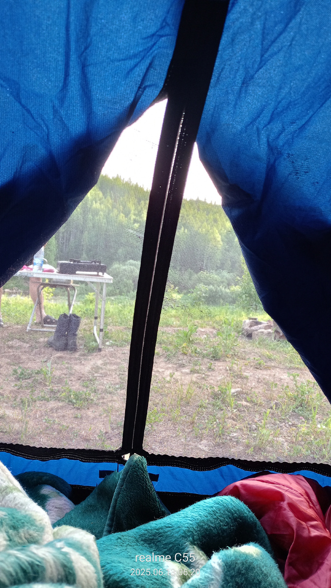 Открыла глаза и увидела вот такую картину. Многие ещё спали