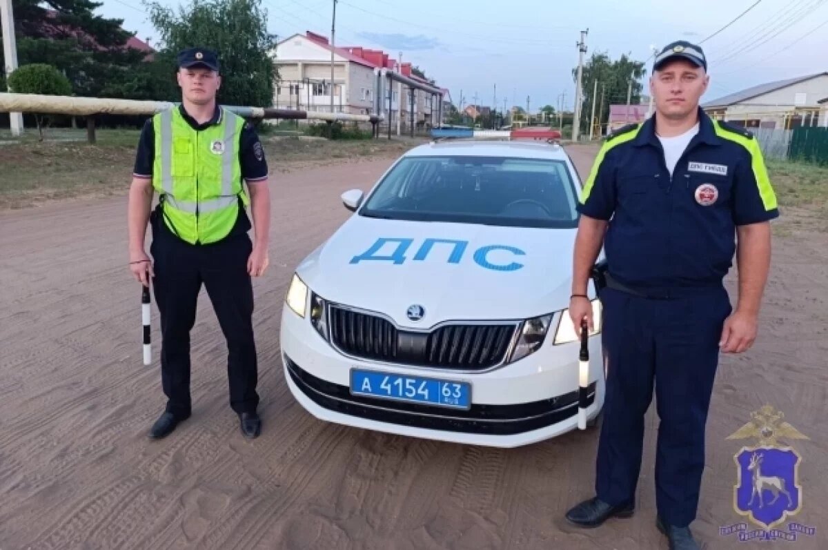    Самарские полицейские доставили в больницу водителя с прединфарктом