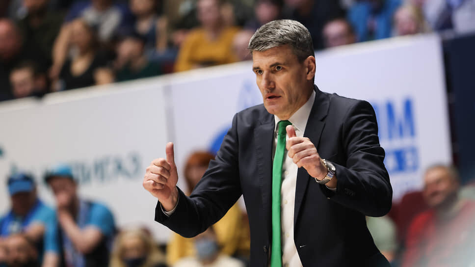 УНИКС продлил контракт с главным тренером Велимиром Перасовичем.📷Фото: Валентина Певцова / Коммерсантъ