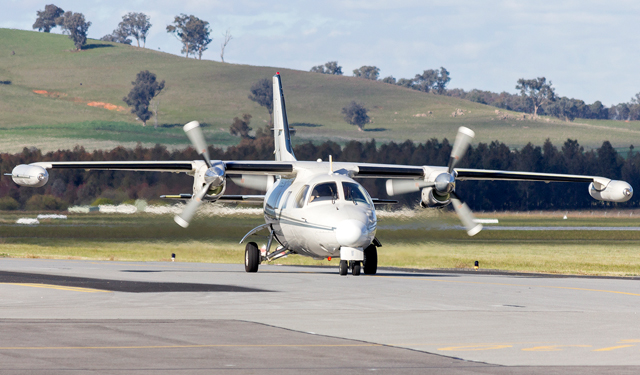 Пассажирский турбовинтовой самолет Mitsubishi MU-2.