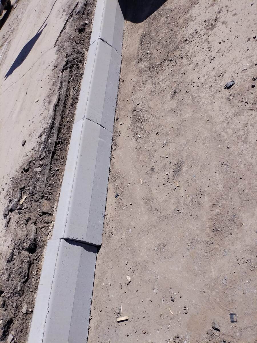 Дорожный бордюр в Ижевске, СтройВек118.рф, +7 (3412) 565-871, +79128565871 (WhatsApp, Telegram)