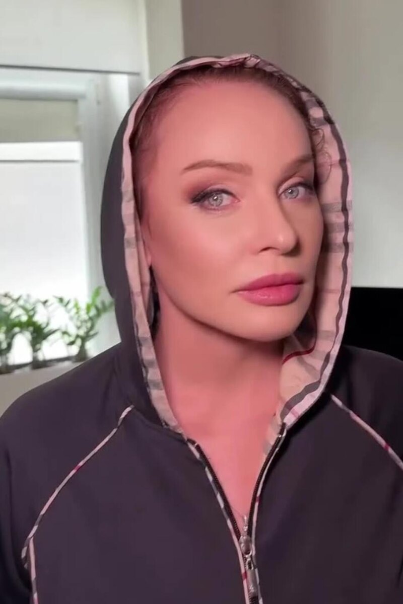    Жанна Эппле Социальные сети