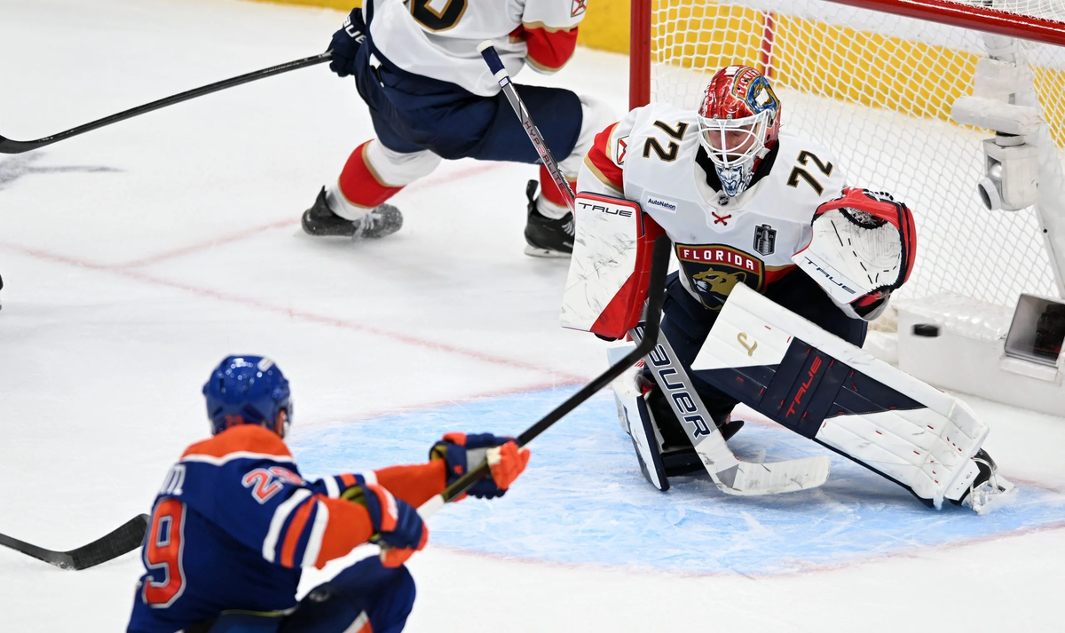     Леон Драйзайтль и Сергей Бобровский