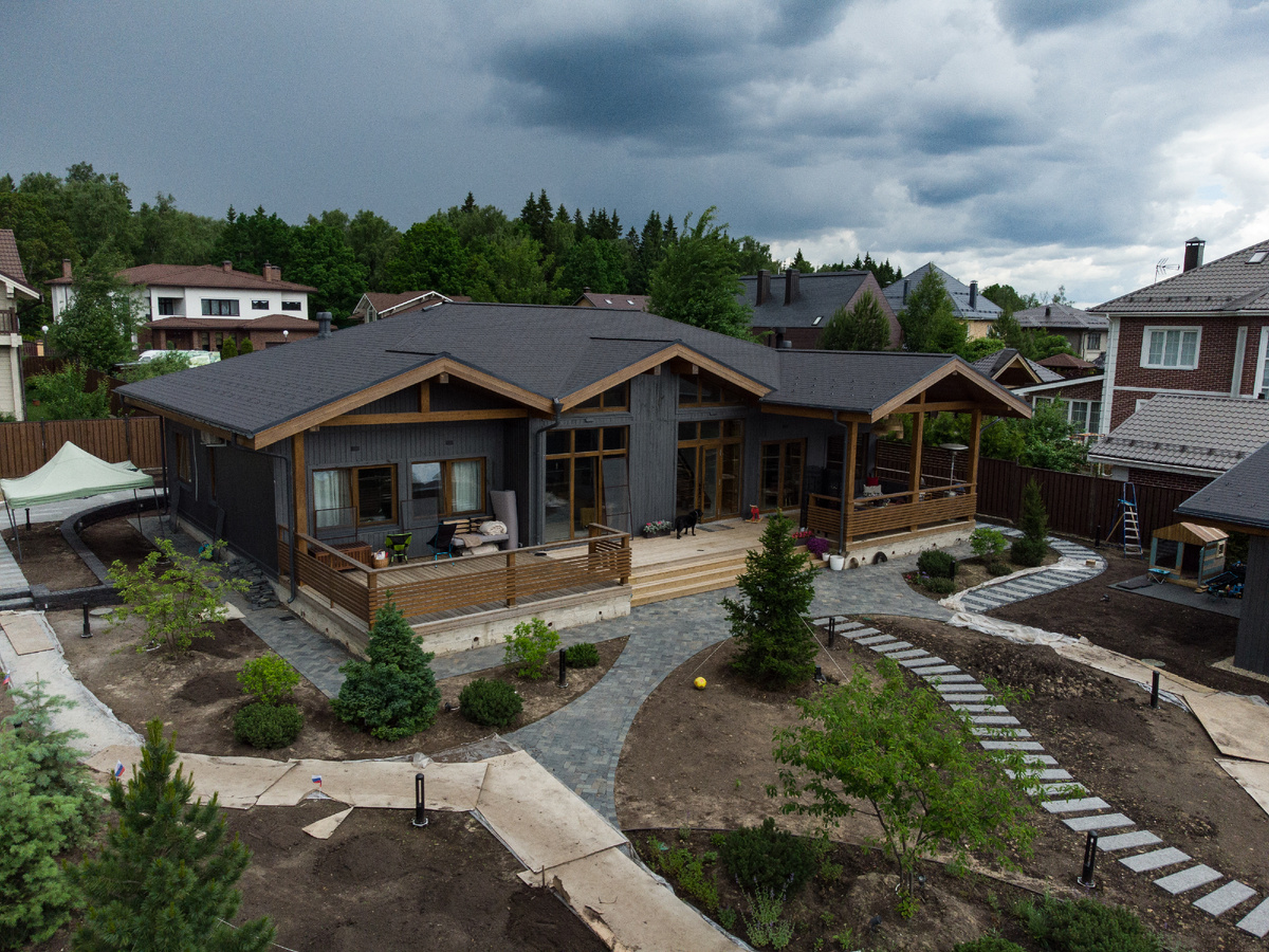 Загородный дом из вертикального бруса NATURI по проекту "Пермь" 