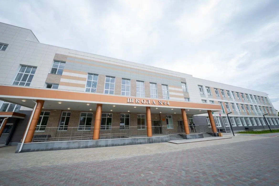    С участием компании ЛУКОЙЛ в Урае построили среднюю школу по новейшему проекту