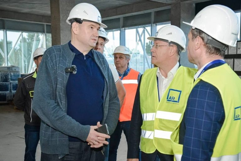    Евгений Солнцев проверил ход строительства нового терминала аэропорта Оренбуржье