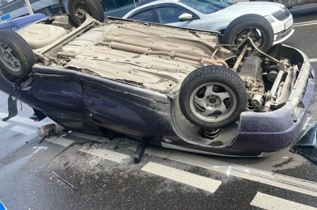    В полиции сообщили подробности ДТП с перевернутым авто в центре Краснодара