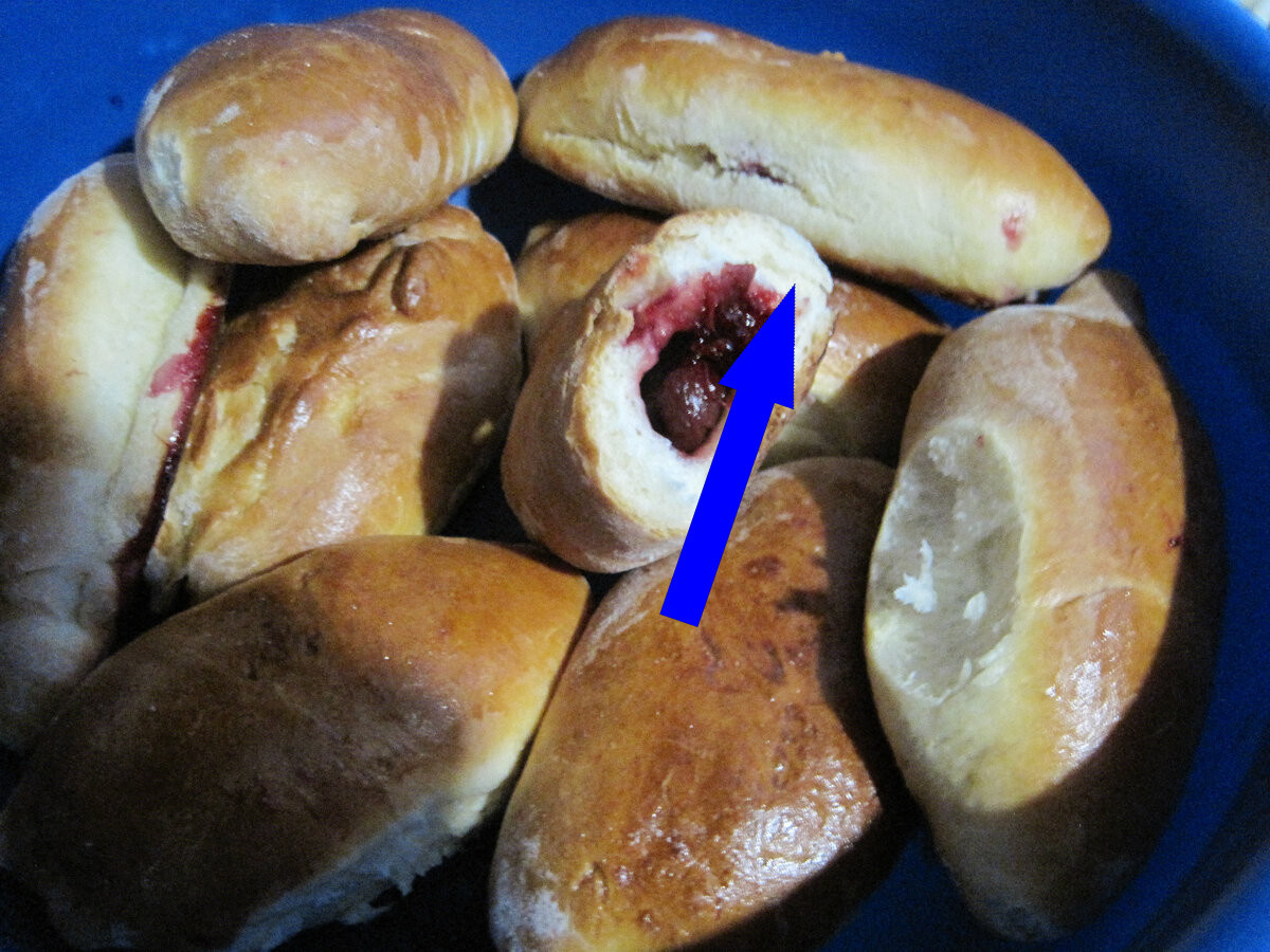    Вишневые пирожки без подтеков – раскрываем кулинарный лайфхак