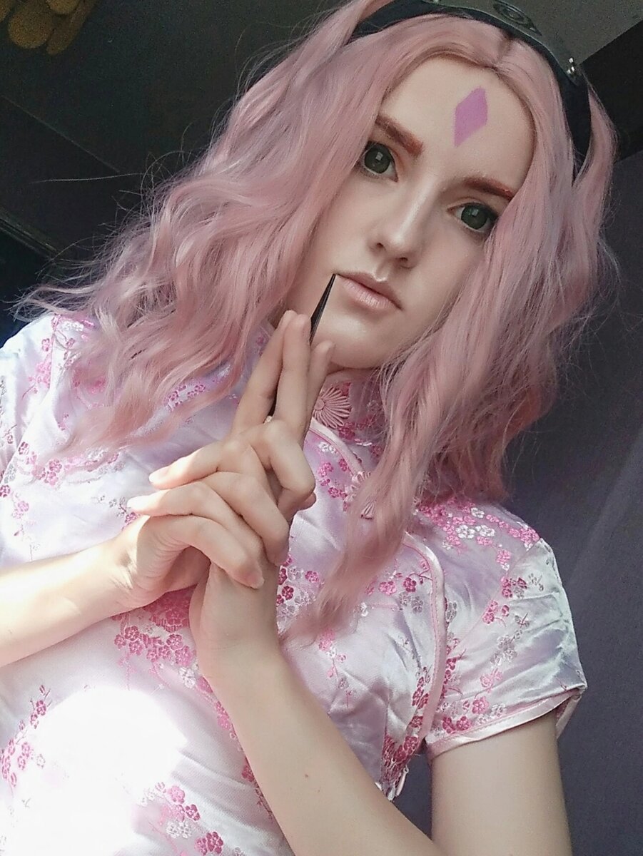 Закос на Сакуру Харуно из аниме "Наруто"