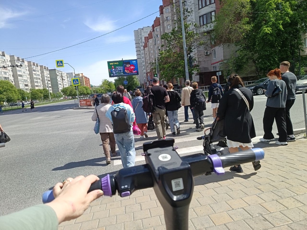 У пользователей электросамокатов пока низкая культура дорожного поведения, считает Александр Моор.  Фото: ФедералПресс / Ирина Ромашкина