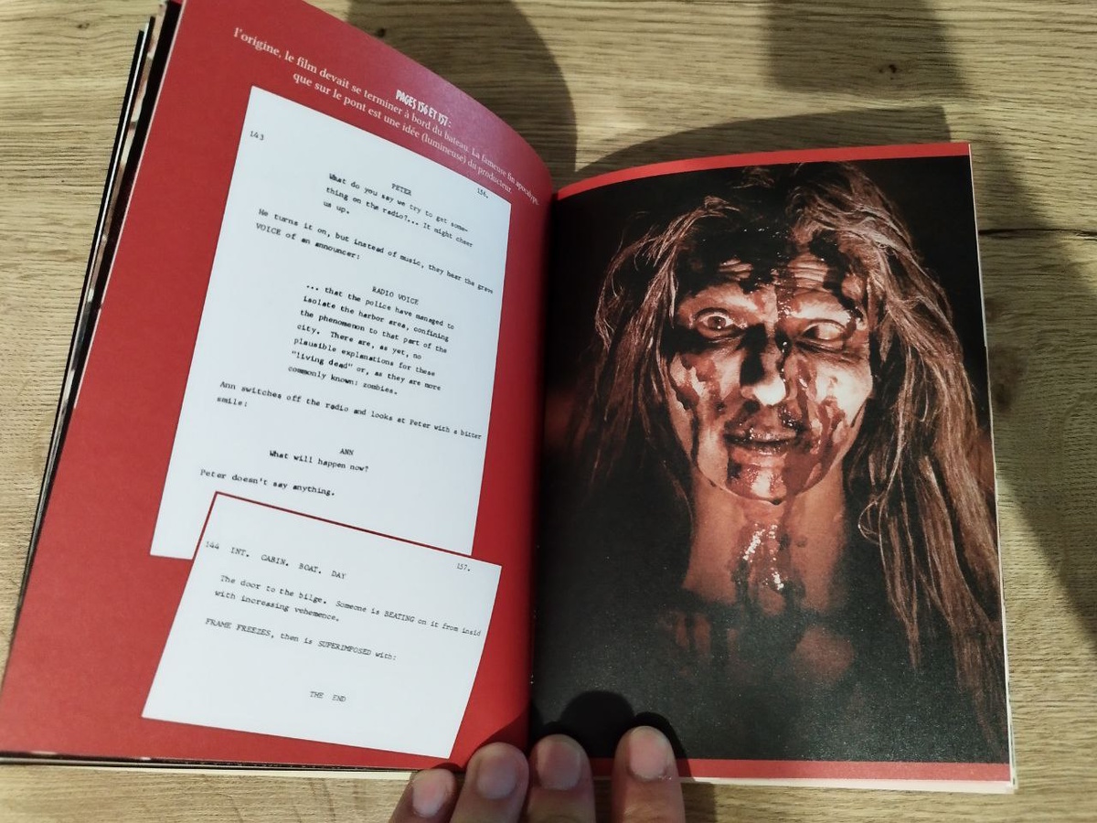 В книге есть страницы из сценария! И их много.