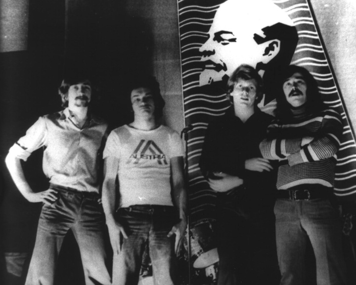 Осень 1977, на “базе” в «Красных Суконщиках», слева направо: Ситковецкий, Ефремов, Кельми, Кутиков.