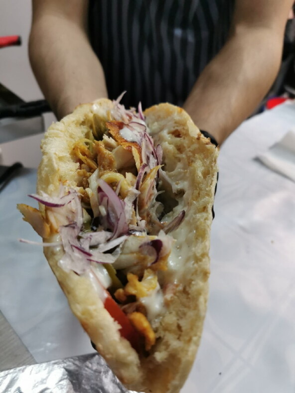 Вам в лаваше или в пите?