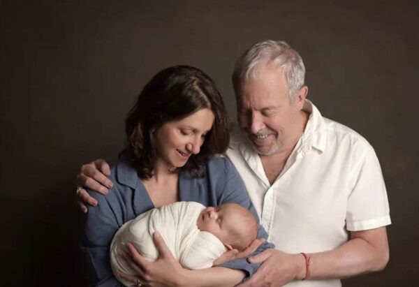    Андрей Макаревич* с женой и сыном, фото: pitaniemalysha.ru