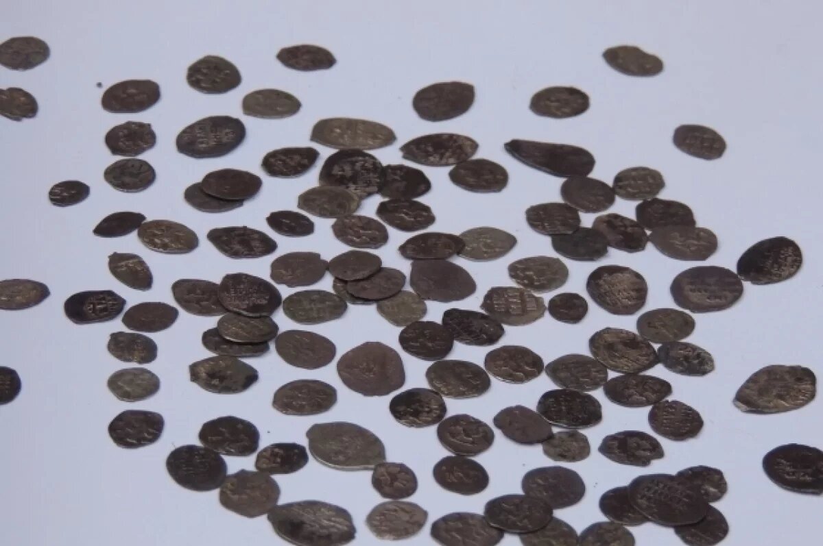    Житель Прикамья потратил 357 тысяч рублей на поддельные старинные монеты