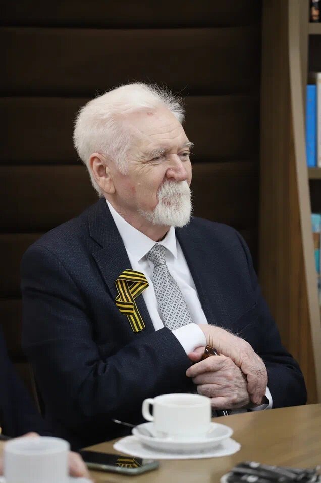    Валентин Иванович Аверин.