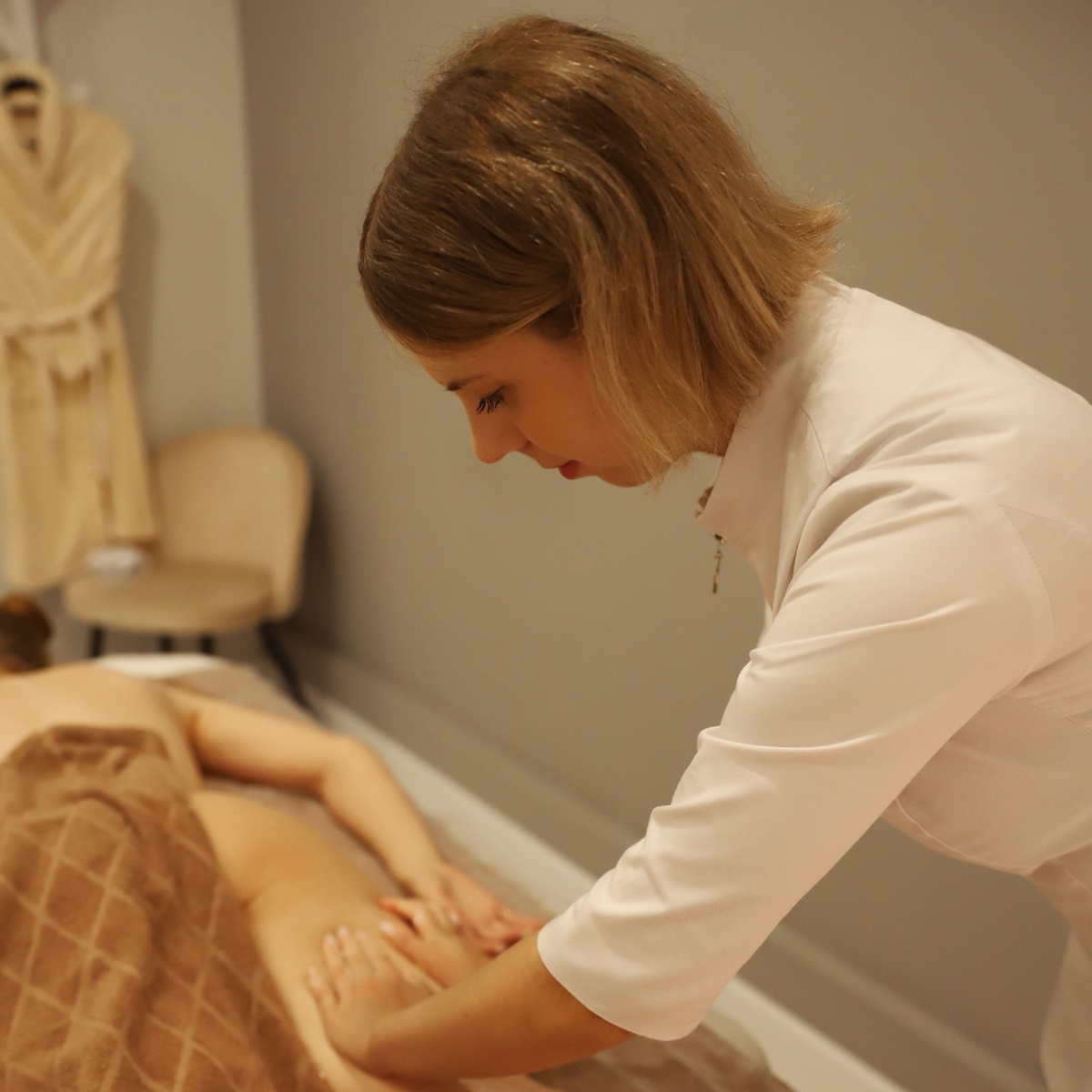 Ручной массаж в студии Laser ProLab
